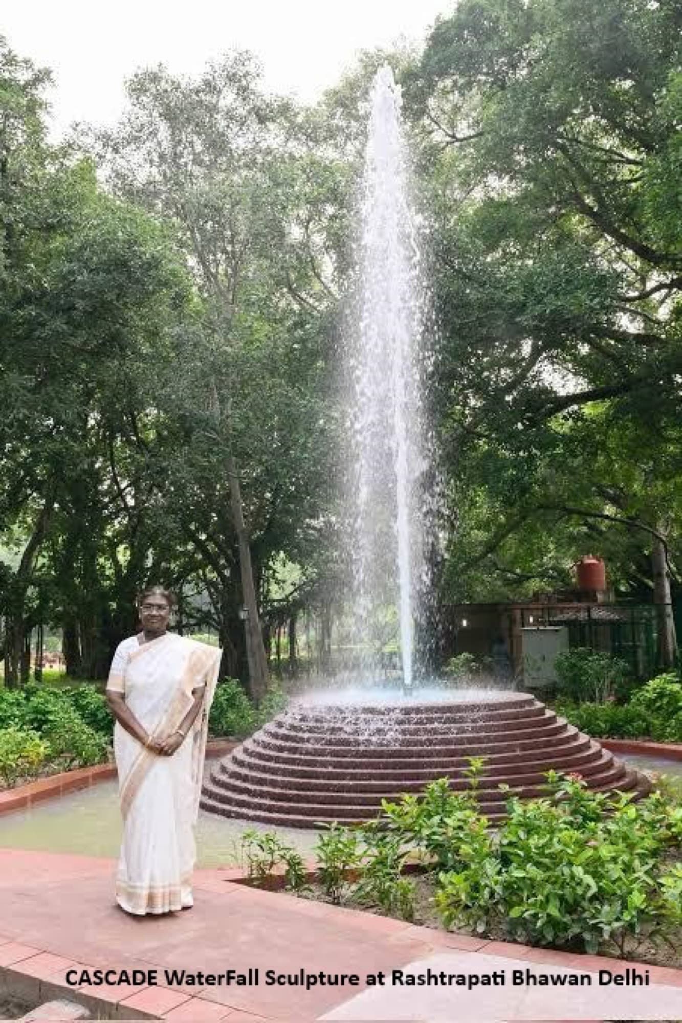 The central fountain jet, green-belt water body